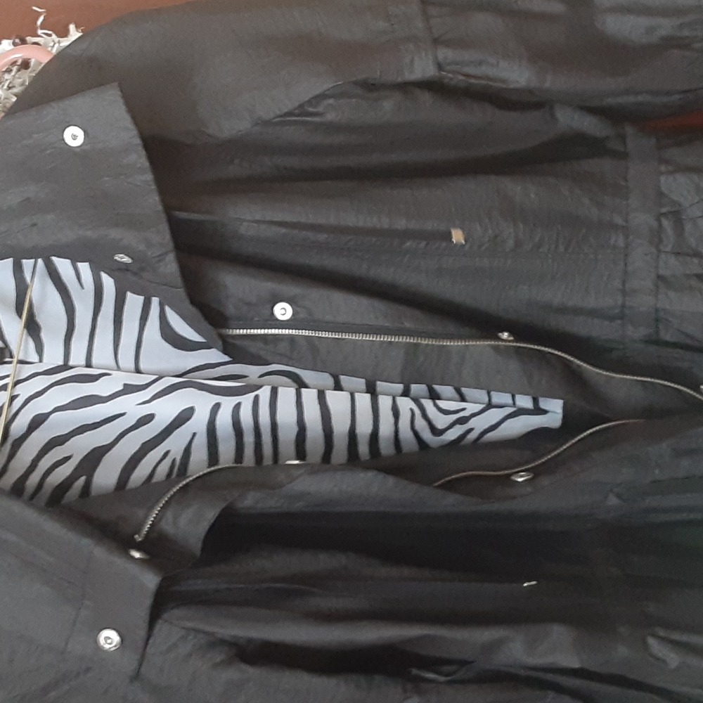 Classy, Versatile Lightweight Jacket Perfect For … - image 7